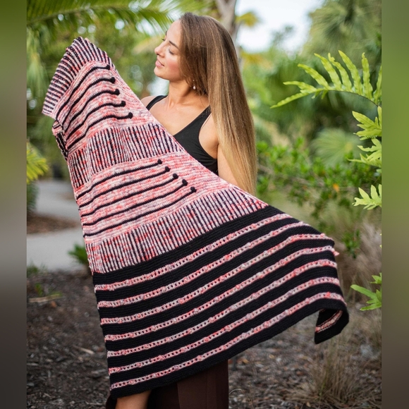 Gift With the Purchase of Any Three Shawls from my Collection. Not for sale - Picture 2 of 10